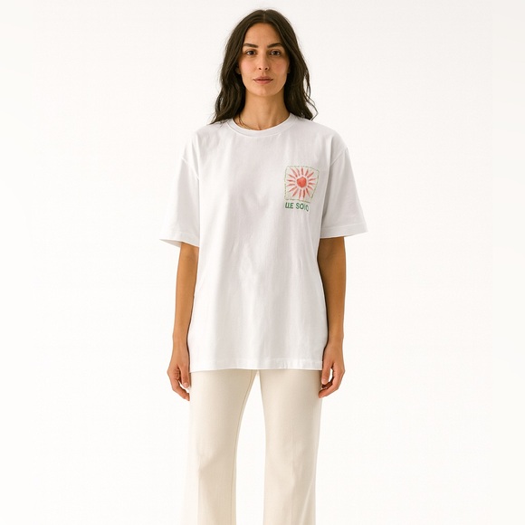 Oversized Summer Graphic Tshirt NWT - Picture 1 of 6